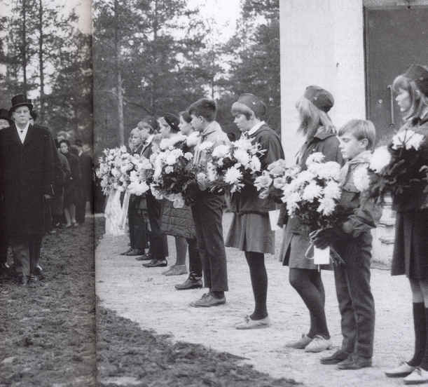 wpe8.jpg (41381 bytes)